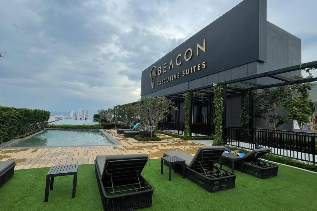 Beacon Suites With Infinity Pool At Georgetown By Wl Extérieur photo